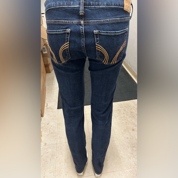 HOLLISTER LOW RISE STRAIGHT LEG JEANS, SIZE 7R (28/33) - Picture 5 of 6